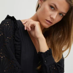 A-Linien-Kleid In Schwarz 11 A-Linien-Kleid In Schwarz -Angebote Zart Stil Store atelier reve a linien kleid in schwarz 4 scaled