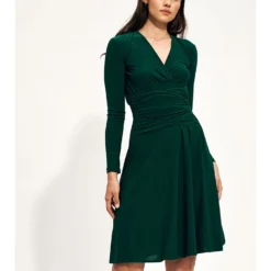 Kleid In Dunkelgrün