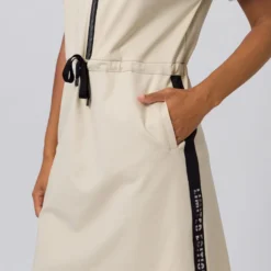 Kleid SUNSET VIBES In Almond 12 Kleid SUNSET VIBES In Almond -Angebote Zart Stil Store tuzzi kleid sunset vibes in almond 4 scaled