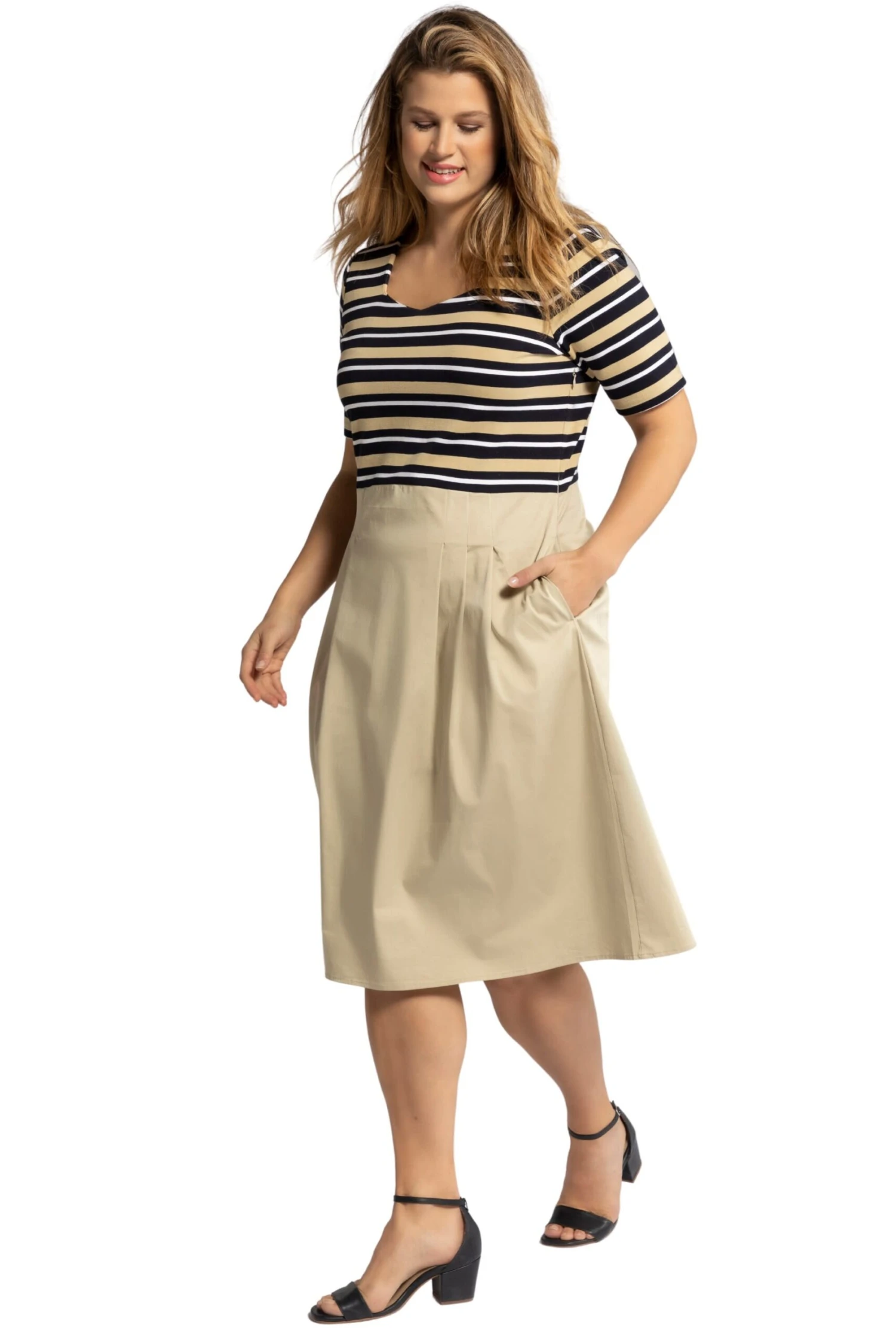 Ulla Popken Kleid Mit Carree-Ausschnitt Und Ringel In Lila 3 Ulla Popken Kleid Mit Carree-Ausschnitt Und Ringel In Lila